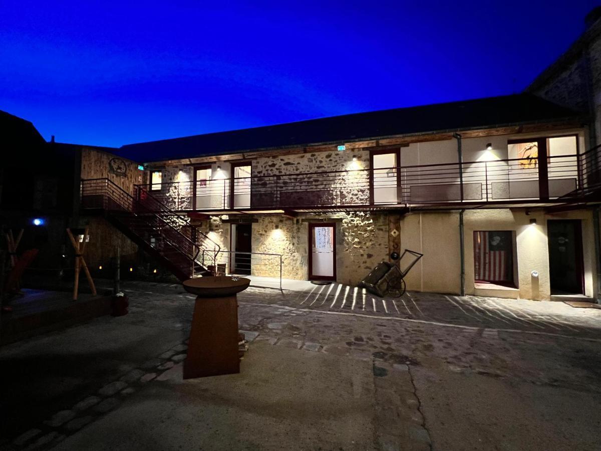 Hotel Le Ranch Brûlon Eksteriør bilde