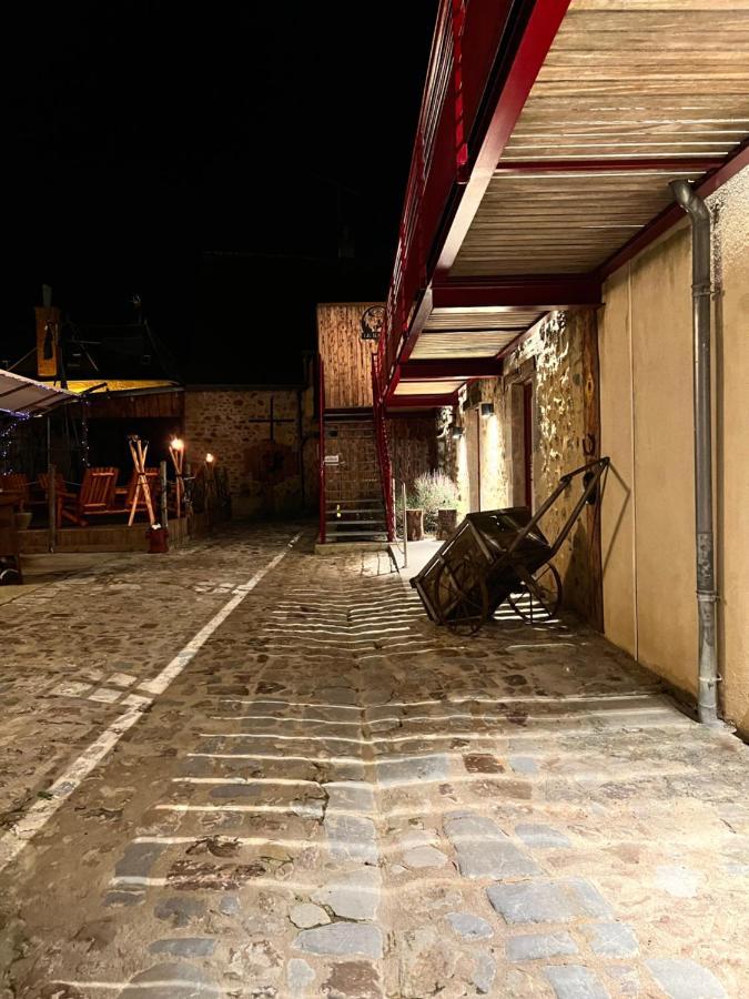 Hotel Le Ranch Brûlon Eksteriør bilde