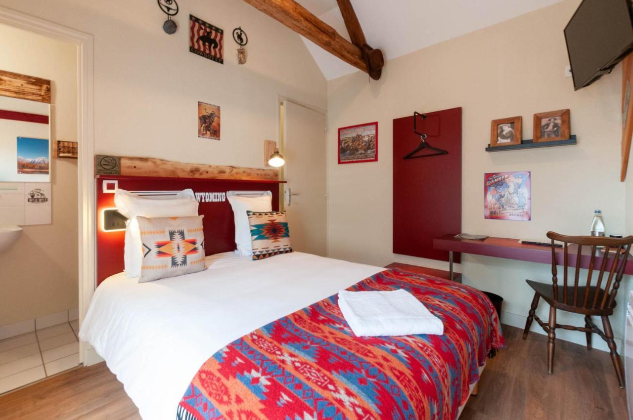 Hotel Le Ranch Brûlon Eksteriør bilde