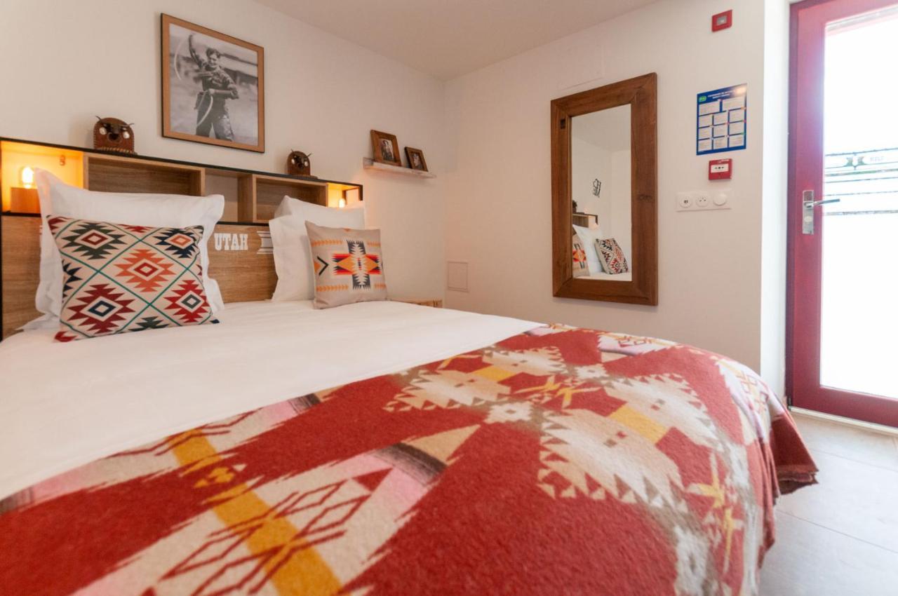 Hotel Le Ranch Brûlon Eksteriør bilde