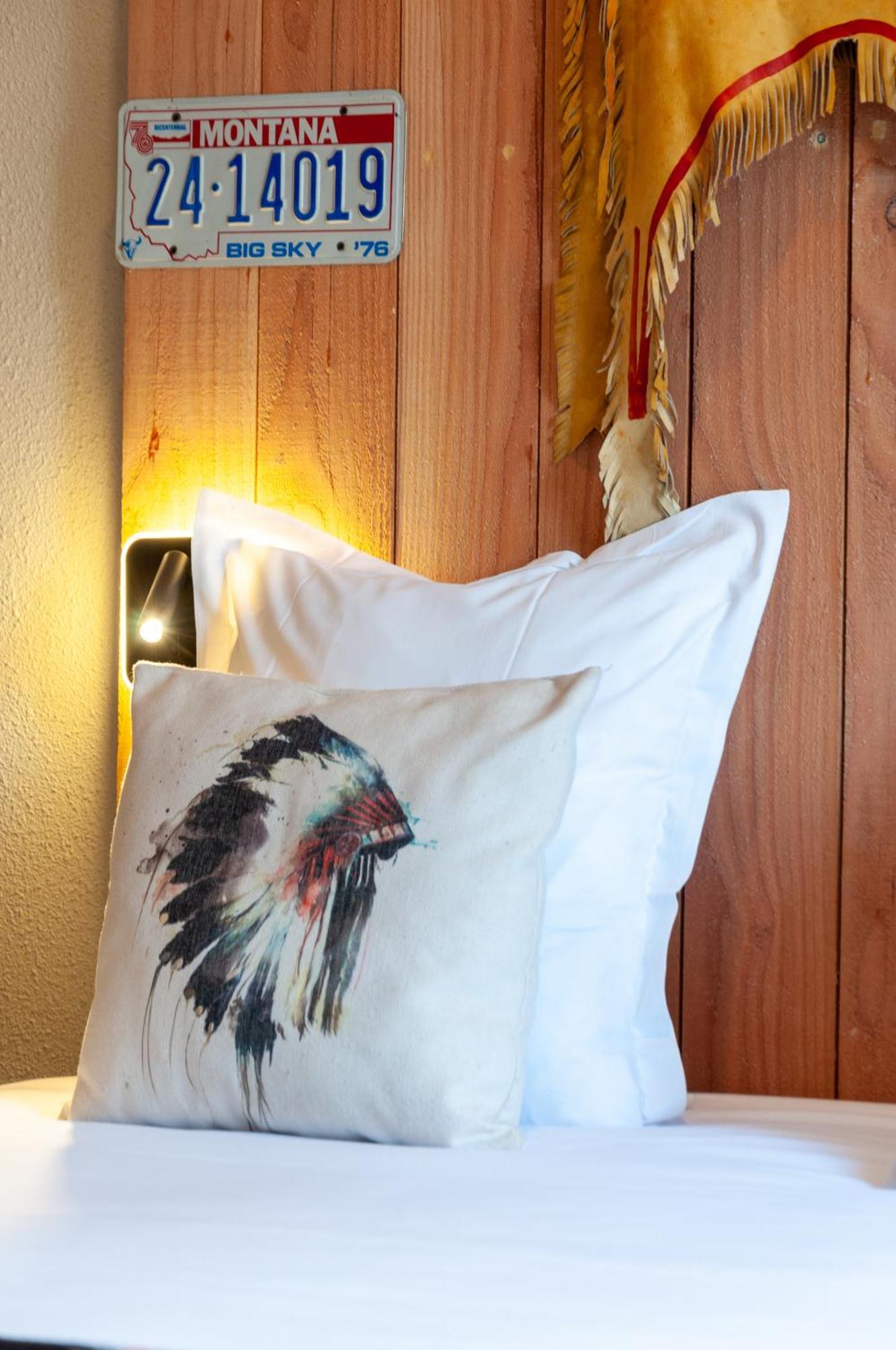 Hotel Le Ranch Brûlon Eksteriør bilde