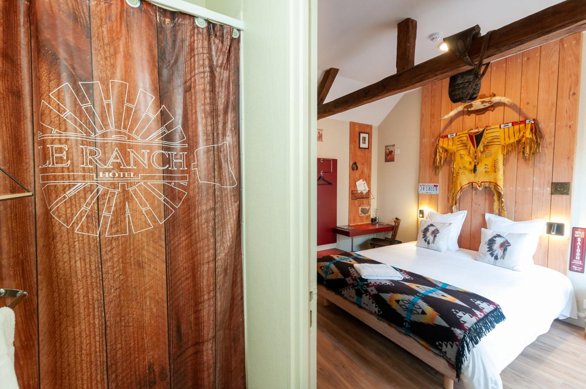 Hotel Le Ranch Brûlon Eksteriør bilde